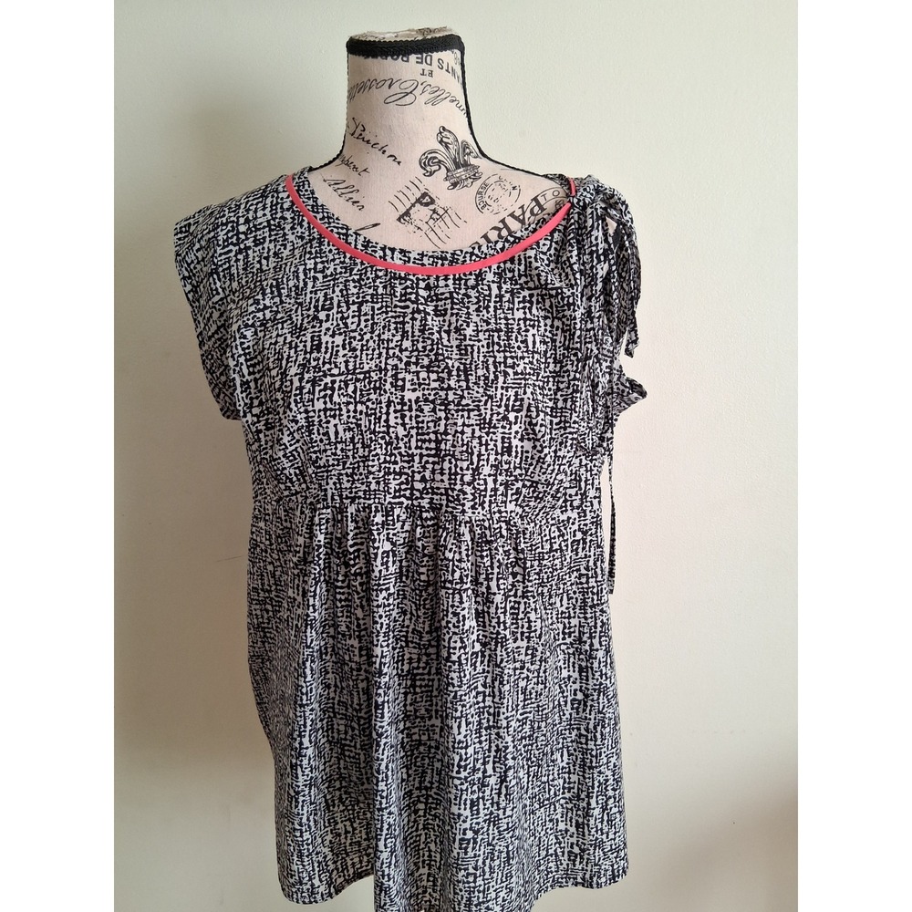 Motherhood Maternity Black White Geometric Print Blouse Coral Trim Size M